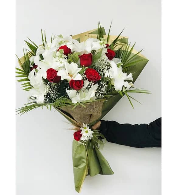 Special Packaging: White Lilies and 9 Red Roses Special Packaging: White Lilies and 9 Red Roses